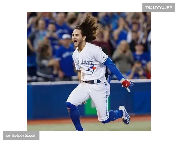 扬基与蓝袜鏖战十二局，最终靠再见高飞牺牲打分胜负